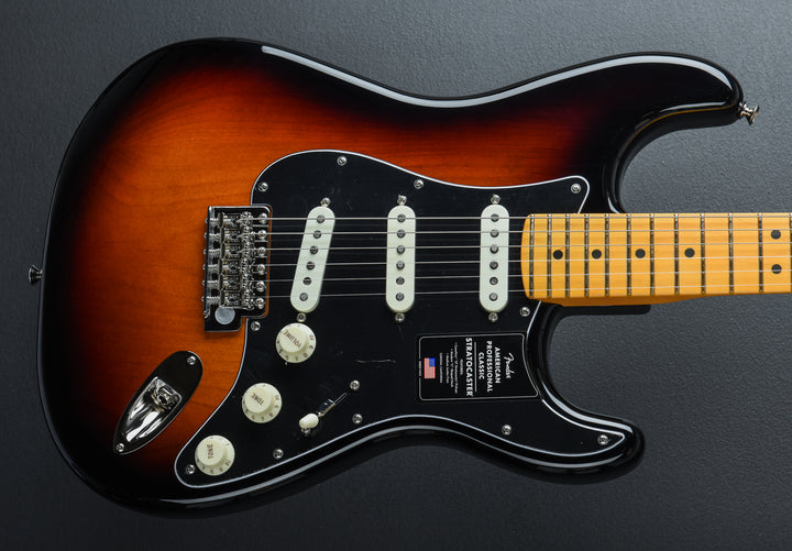 American Professional Classic Stratocaster - 3-Color Sunburst