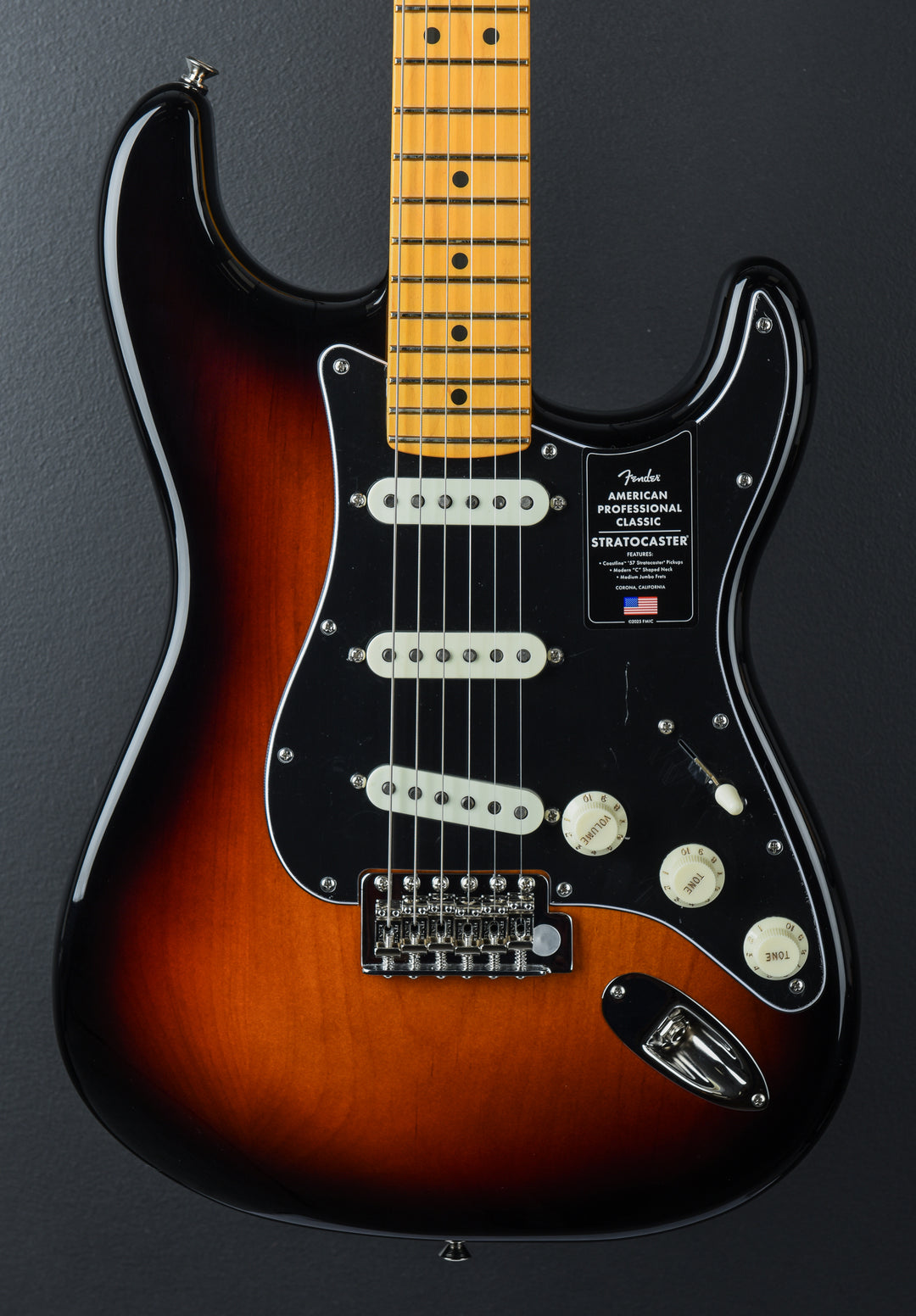 American Professional Classic Stratocaster - 3-Color Sunburst