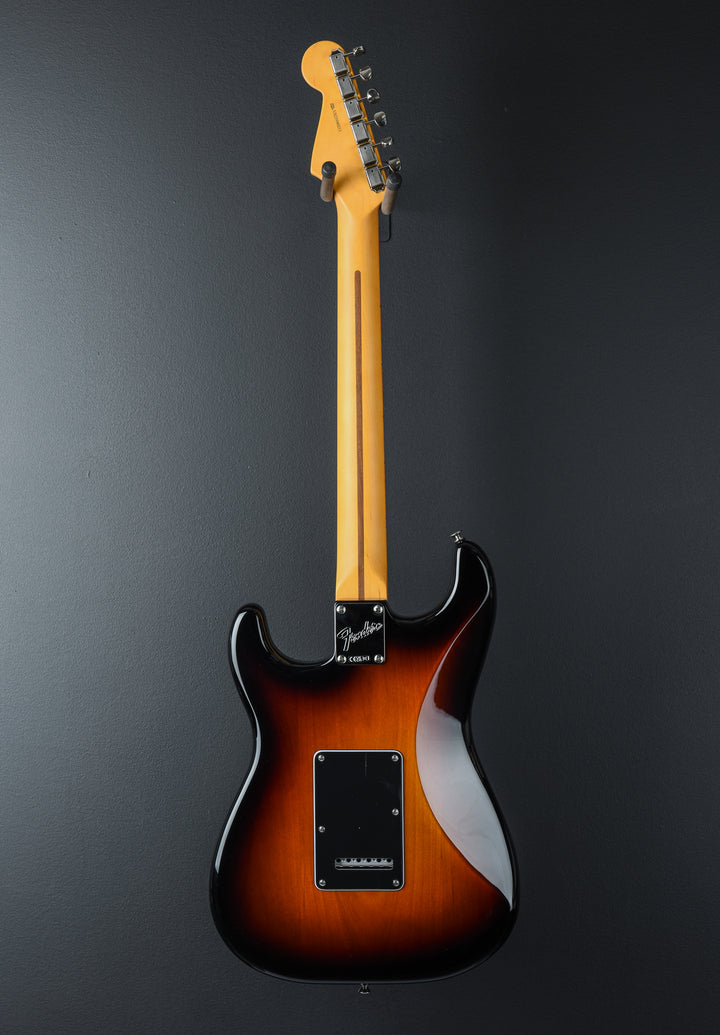 American Professional Classic Stratocaster - 3-Color Sunburst