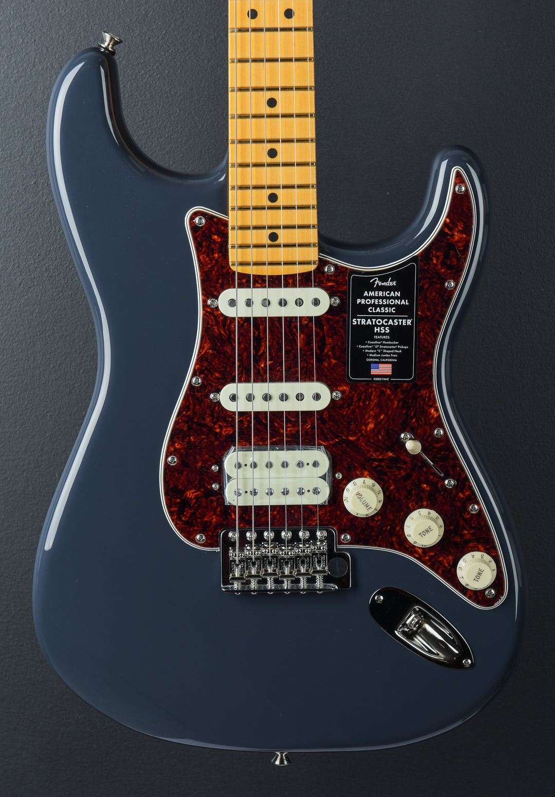 American Professional Classic Stratocaster HSS - Faded Black