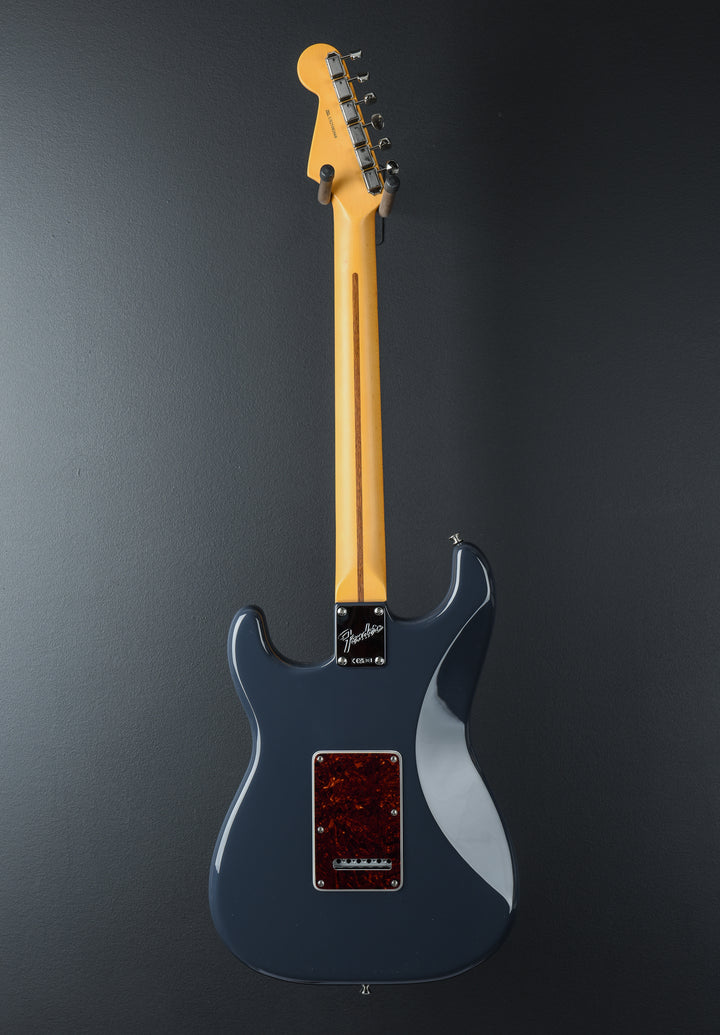 American Professional Classic Stratocaster HSS - Faded Black