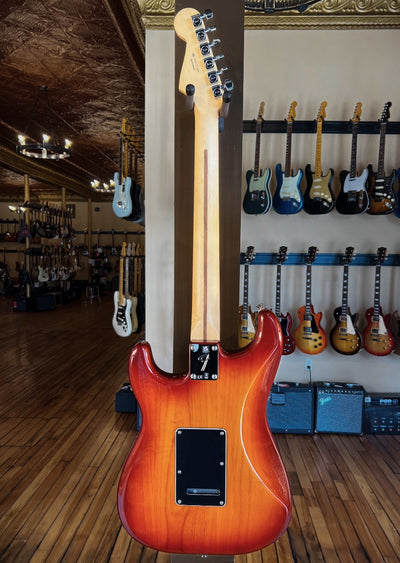 PLAYER STRATOCASTER® PLUS TOP-Aged Cherry Burst