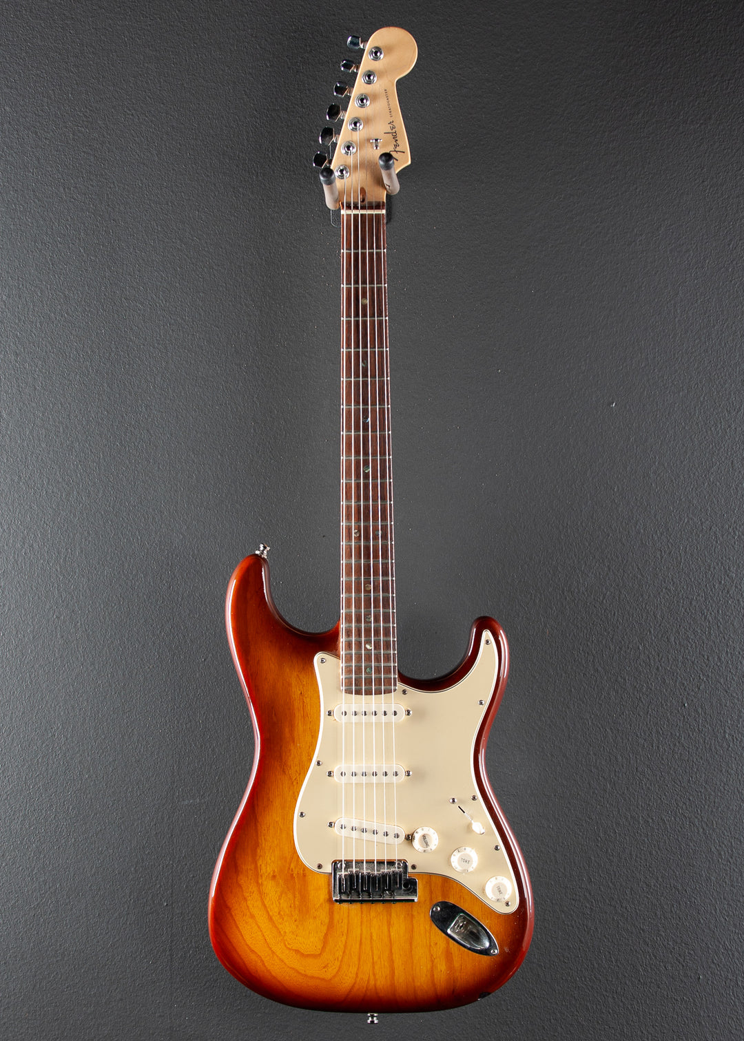 Used American Deluxe Stratocaster '06