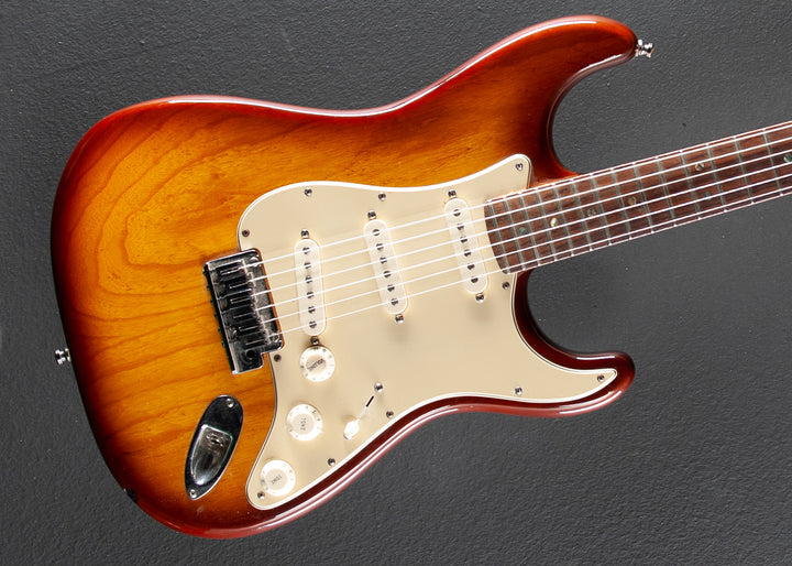 Used American Deluxe Stratocaster '06