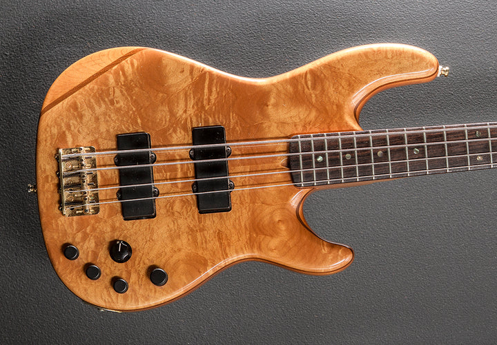 Used American Deluxe Zone Bass '02