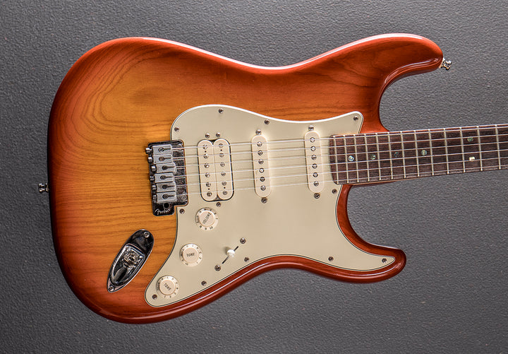 Used American Deluxe HSS Strat w/Deluxe Locking Tremolo &
