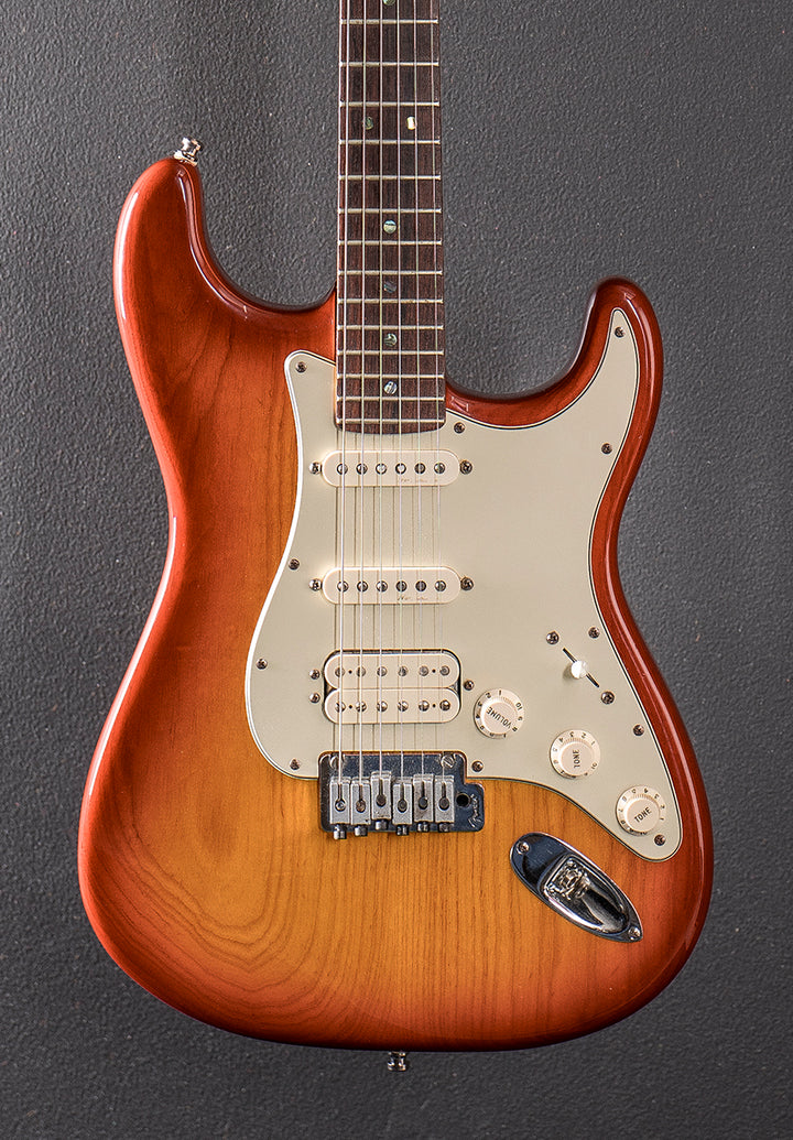 Used American Deluxe HSS Strat w/Deluxe Locking Tremolo &