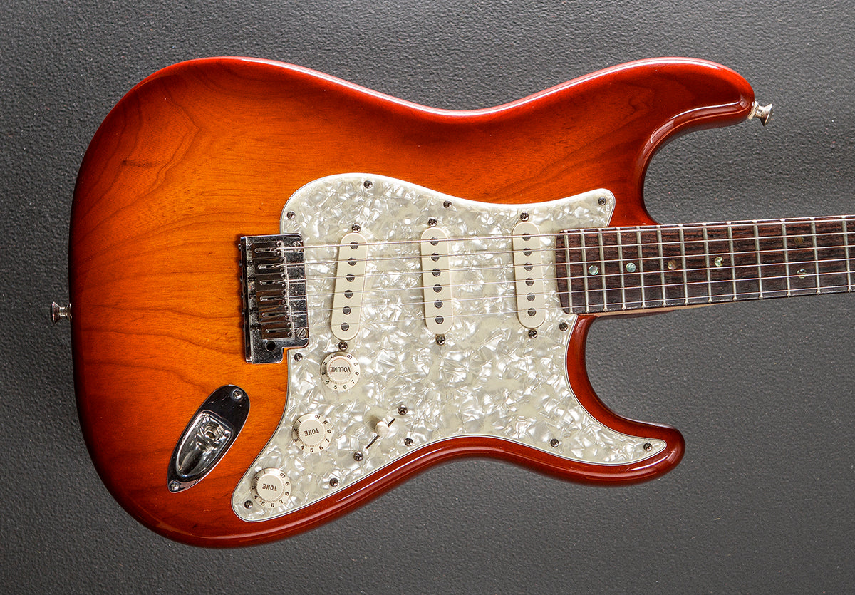 Used American Deluxe Strat '05 – Dave's Guitar Shop