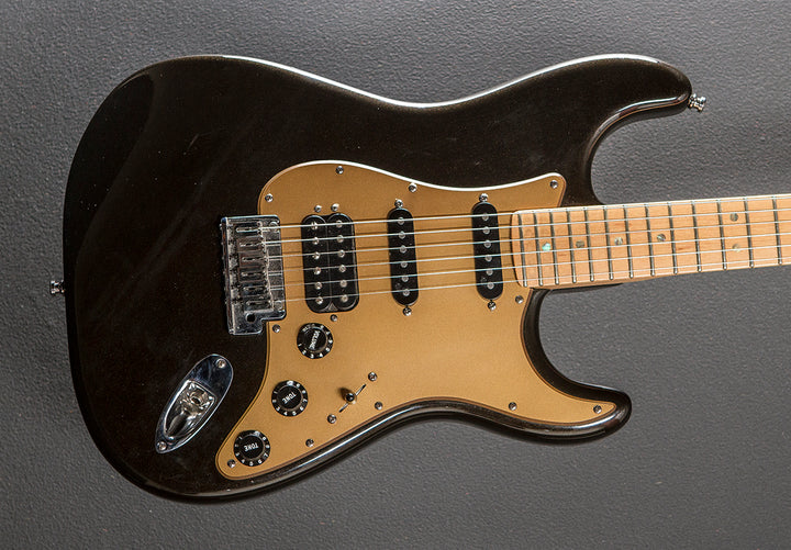 Used American Deluxe HSS Strat '06