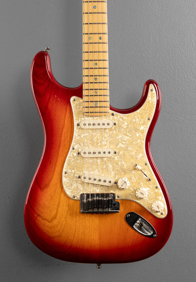Used American Deluxe Stratocaster, '06