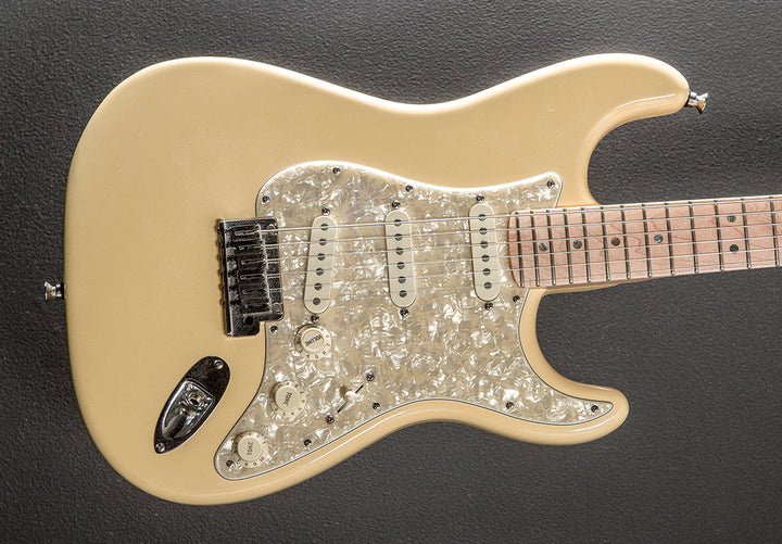 Used American Deluxe Strat '09