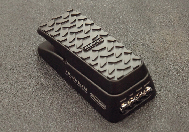 Volume (X) 8