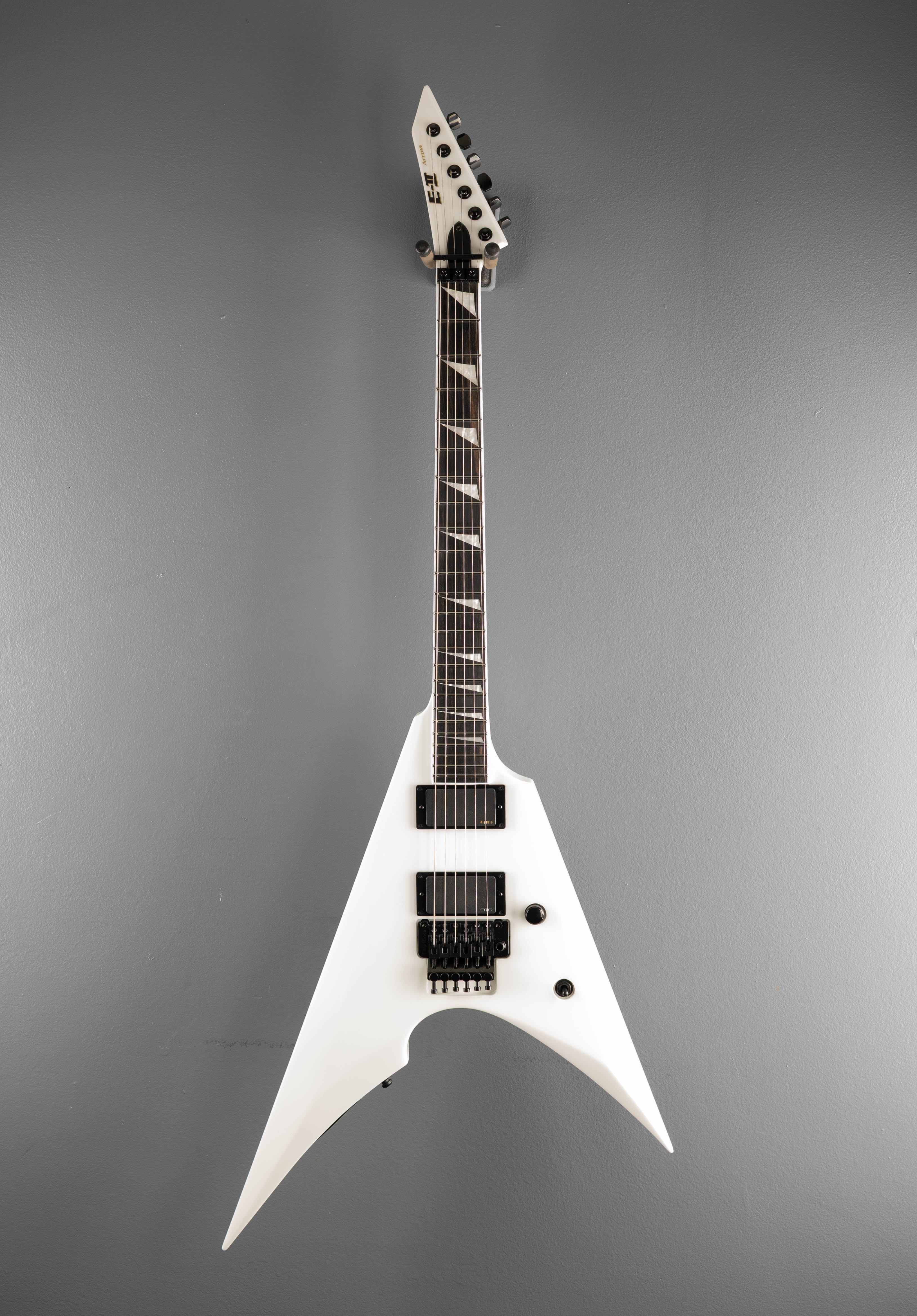 E-II Arrow - Snow White – Dave's Guitar Shop