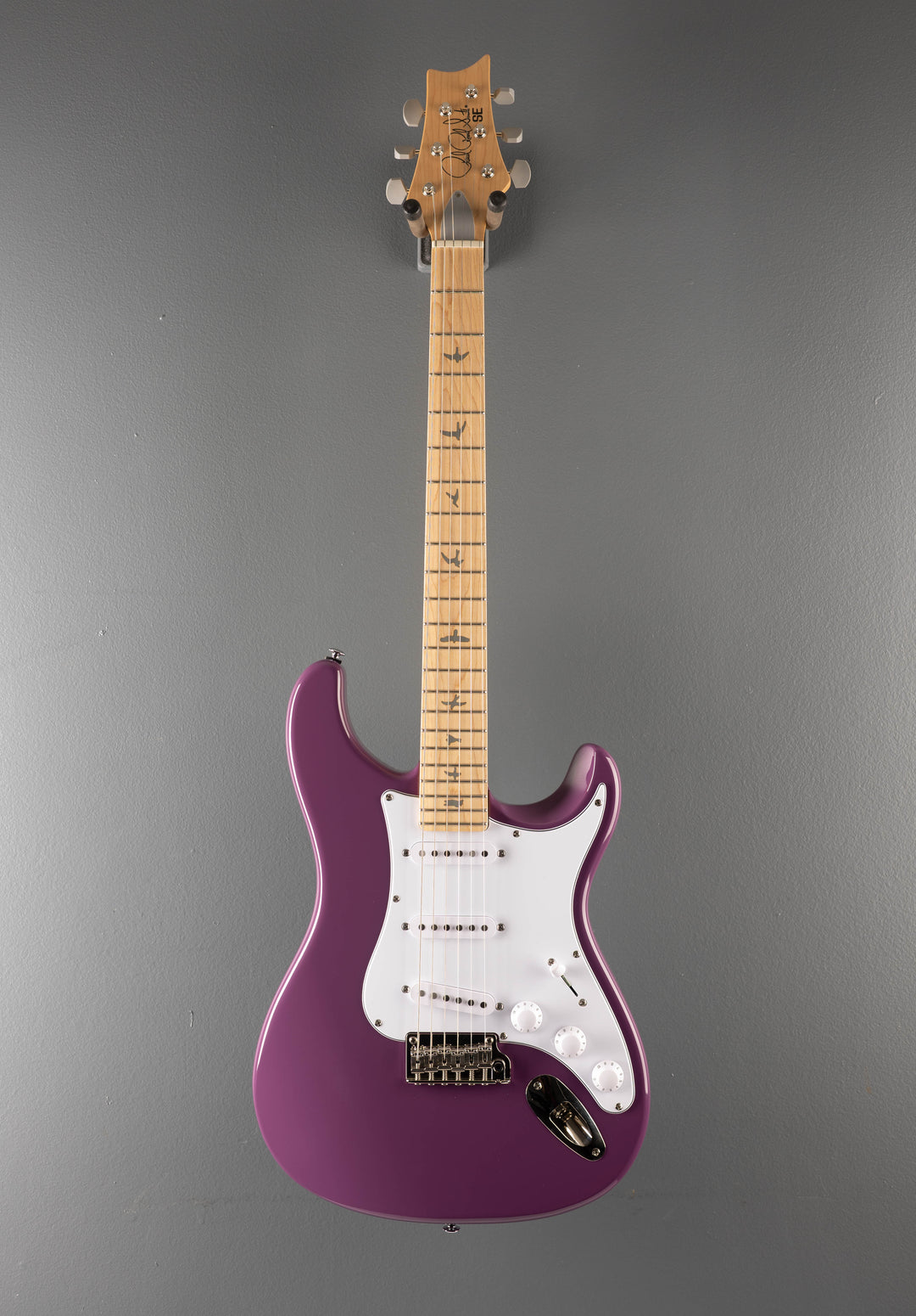 SE Silver Sky w/Maple, '23