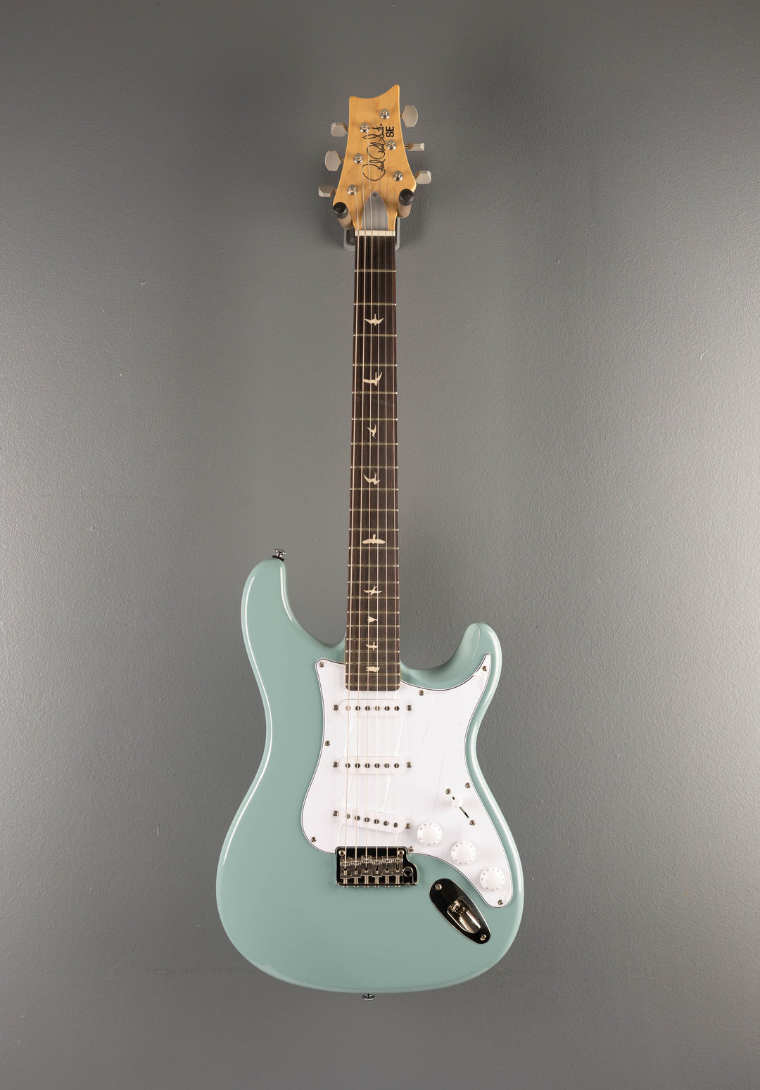 SE Silver Sky w/Rosewood, '23