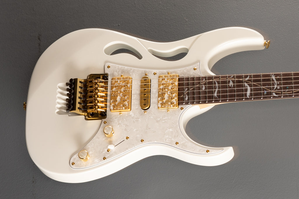 Steve Vai PIA3761 - Stallion White – Dave's Guitar Shop