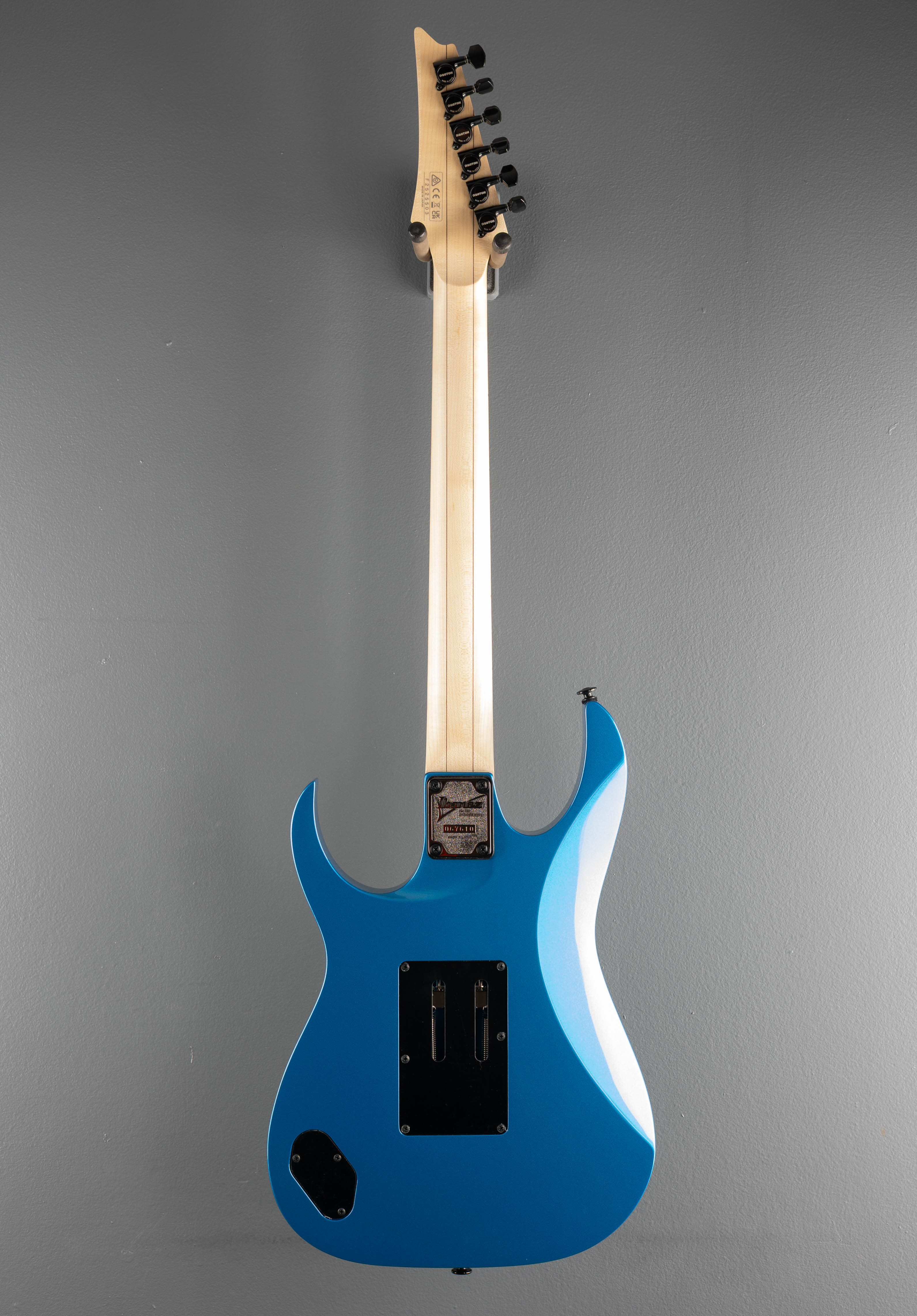 Genesis Collection RG550 - Electric Blue – Dave's Guitar Shop