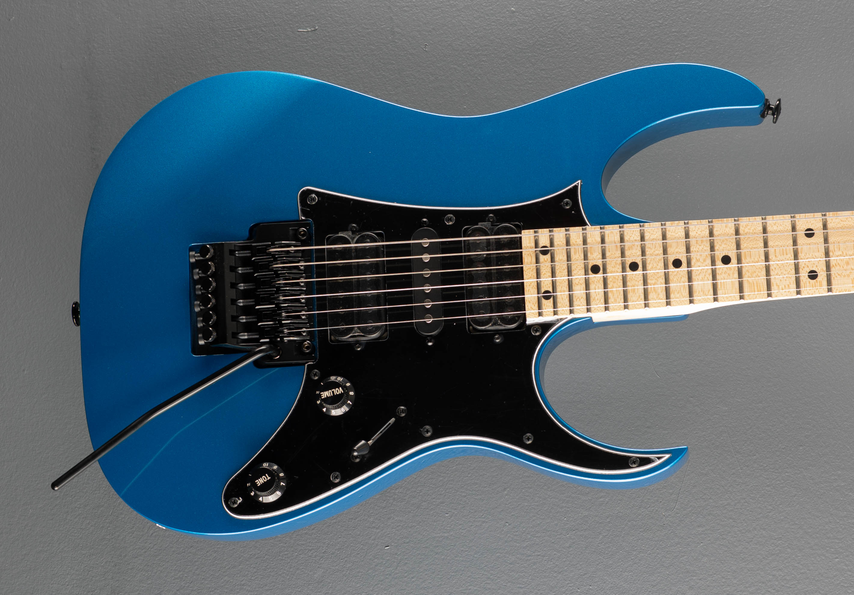 Genesis Collection RG550 - Electric Blue – Dave's Guitar Shop