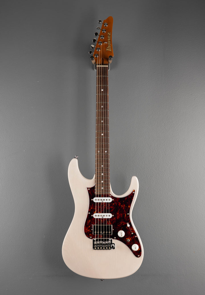 Prestige AZ2204N - Antique White Blonde