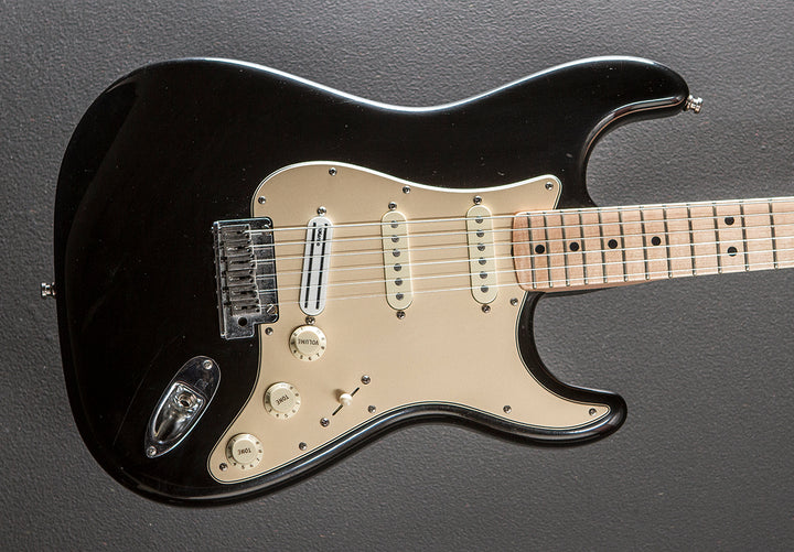 Used Custom Pro Strat '05