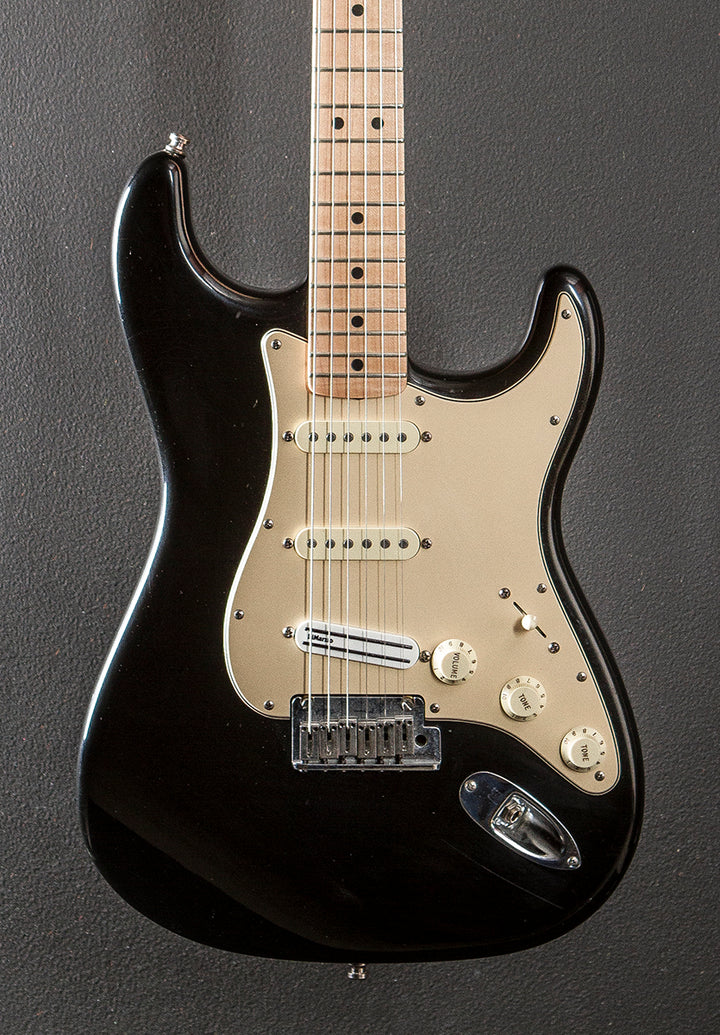 Used Custom Pro Strat '05