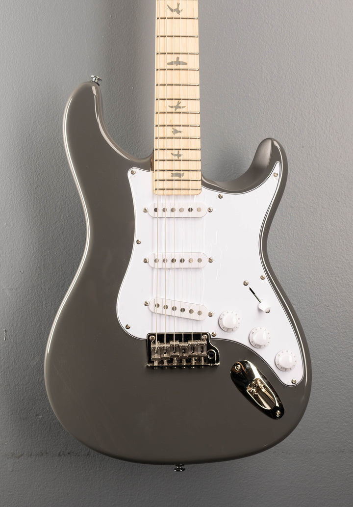 SE Silver Sky w/Maple '24