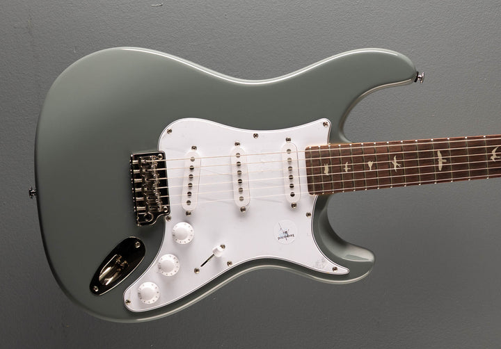 SE Silver Sky w/Rosewood '24