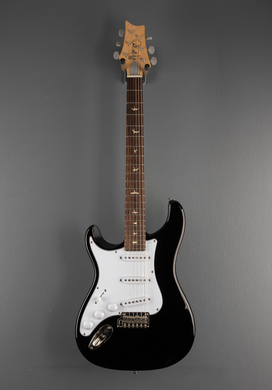 SE Silver Sky w/Rosewood Left Hand - Piano Black