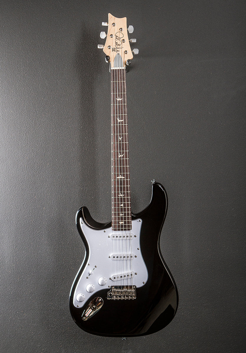 SE Silver Sky w/Rosewood Left Hand - Piano Black – Dave's Guitar Shop
