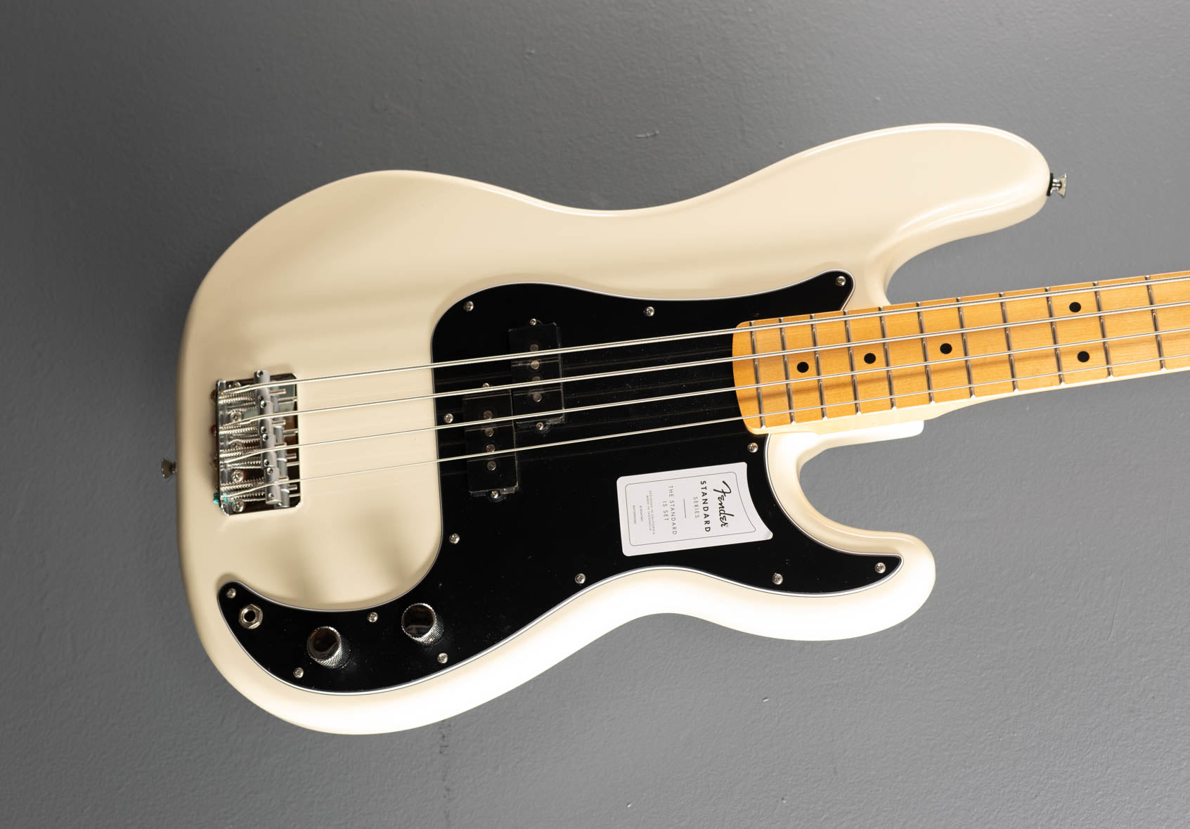 Standard Precision Bass - Olympic White w/Maple – Dave's