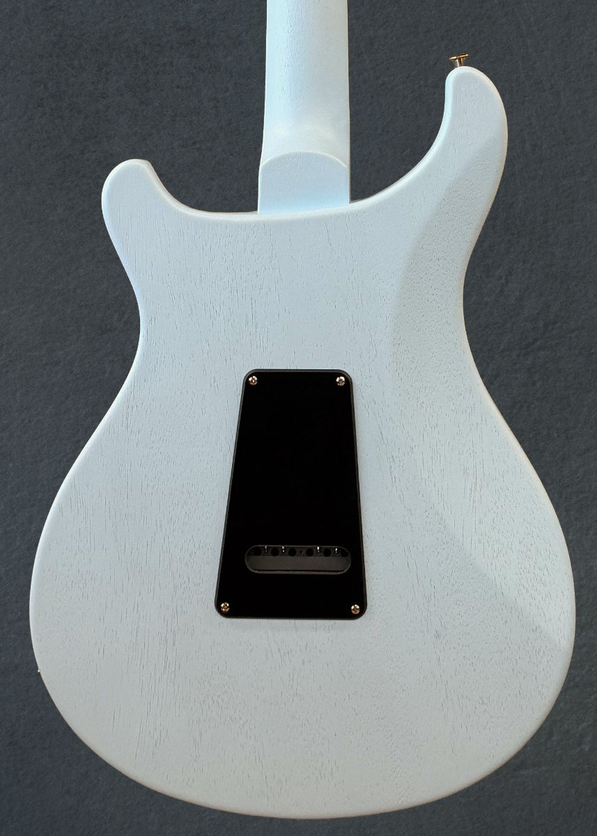 S2 Standard 22 Satin - Cloud Burst