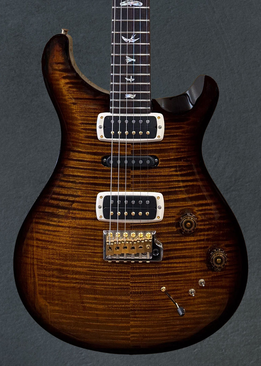 Modern Eagle V 10 Top - Black Gold Wraparound Burst