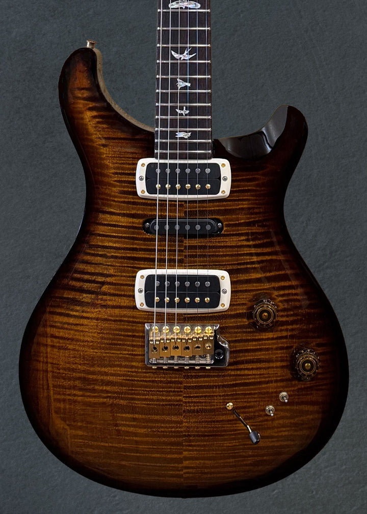 Modern Eagle V 10 Top - Black Gold Wraparound Burst