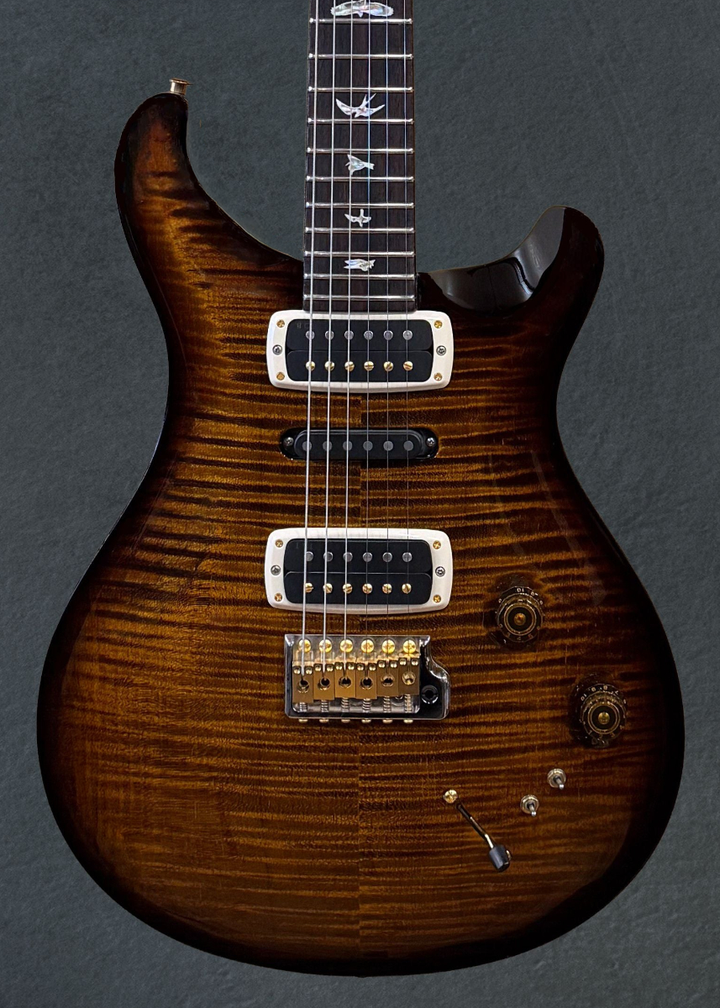 Modern Eagle V 10 Top - Black Gold Wraparound Burst
