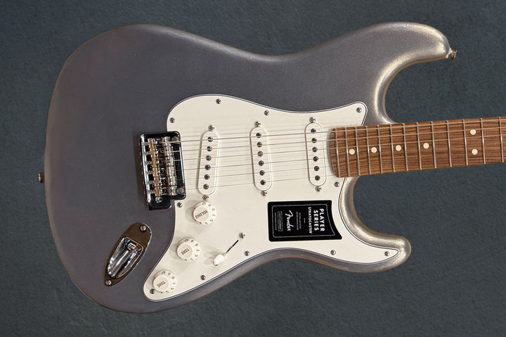 Player Stratocaster - Silver w/Pau Ferro
