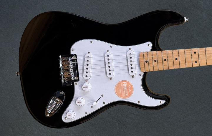 AFFINITY SERIES™ STRATOCASTER®-Black