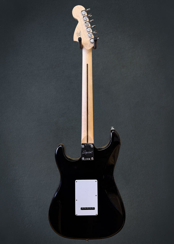 AFFINITY SERIES™ STRATOCASTER®-Black