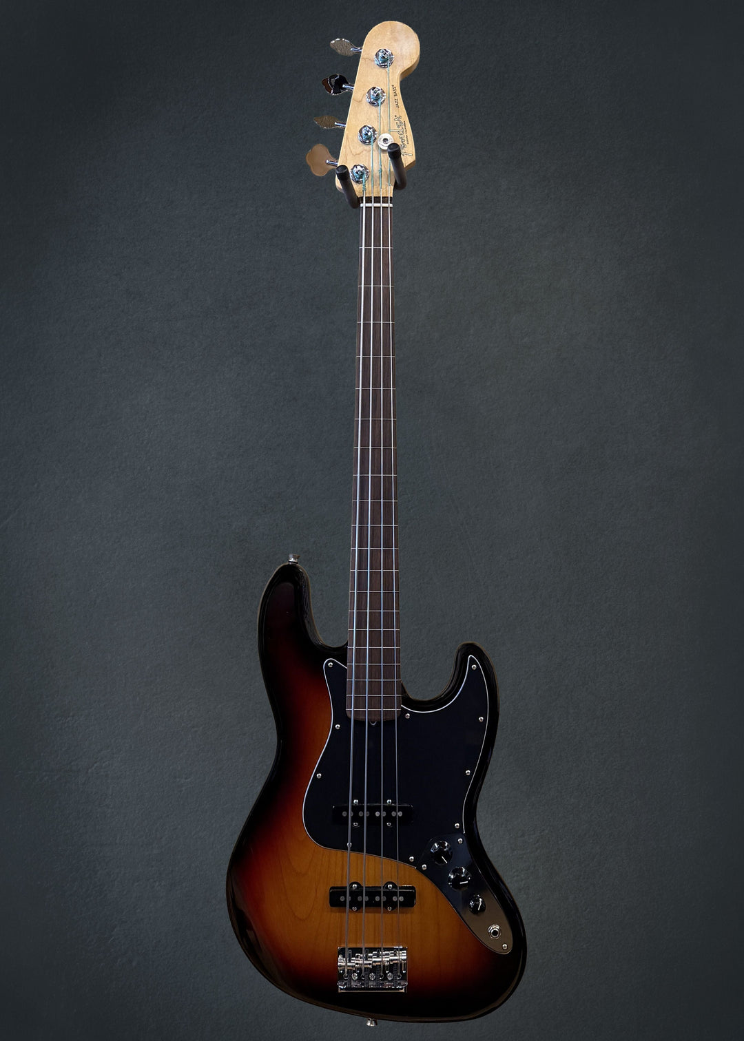 Used American Professional Fretless Jazz Bass &