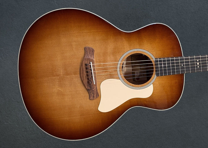 Gold Label 514e - Sunburst w/ Cream Pickguard