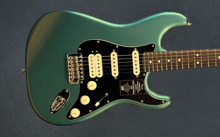American Professional Classic Stratocaster HSS - Faded Sherwood Green Metallic