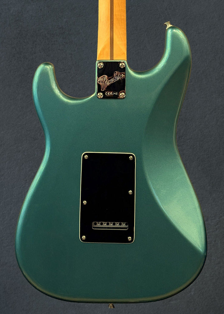 American Professional Classic Stratocaster HSS - Faded Sherwood Green Metallic