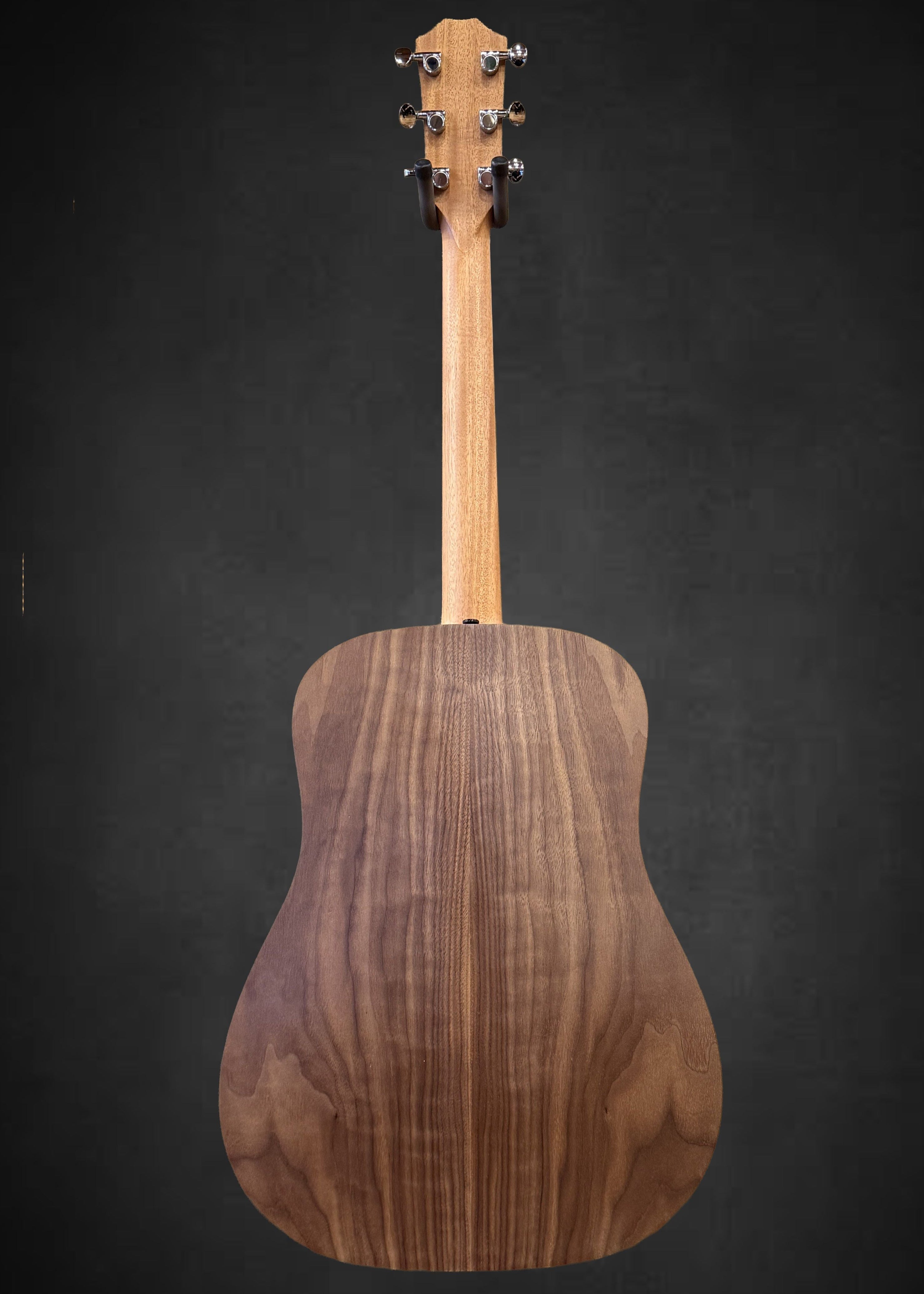 Big Baby Taylor (BBT) – Dave's Guitar Shop