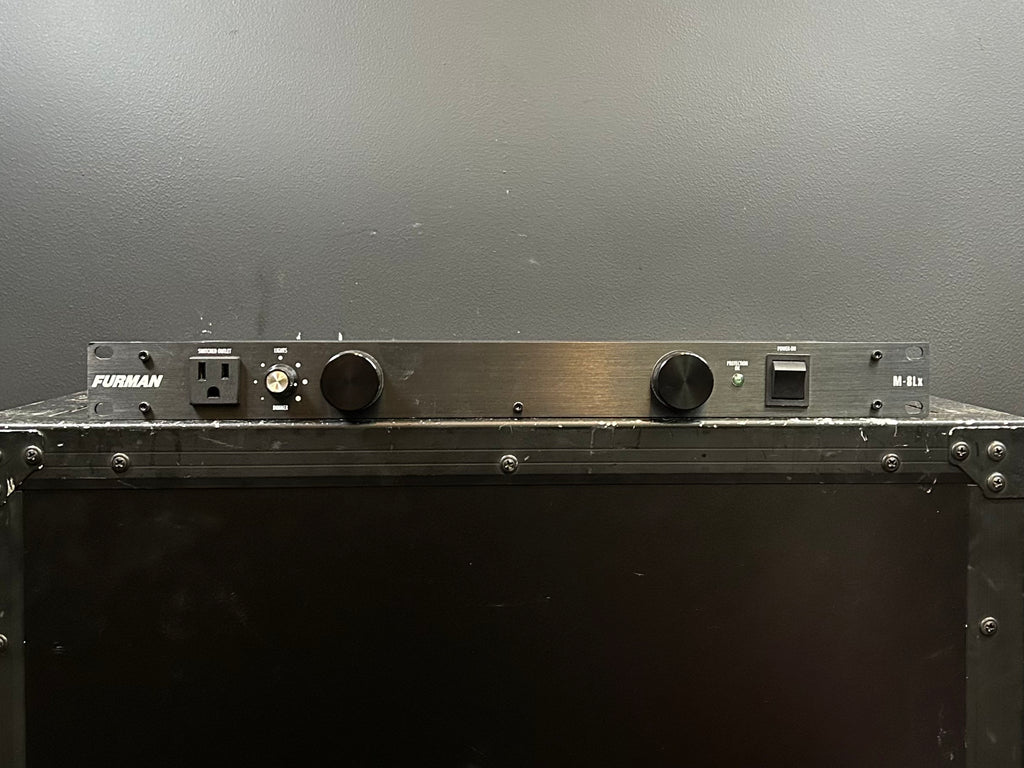 M-8LX Power Conditioner, Recent – Dave's Guitar Shop