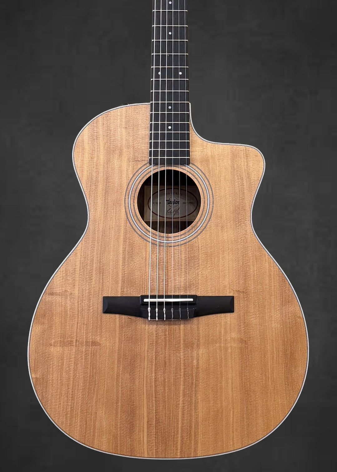 USED 214CE-N Walnut &