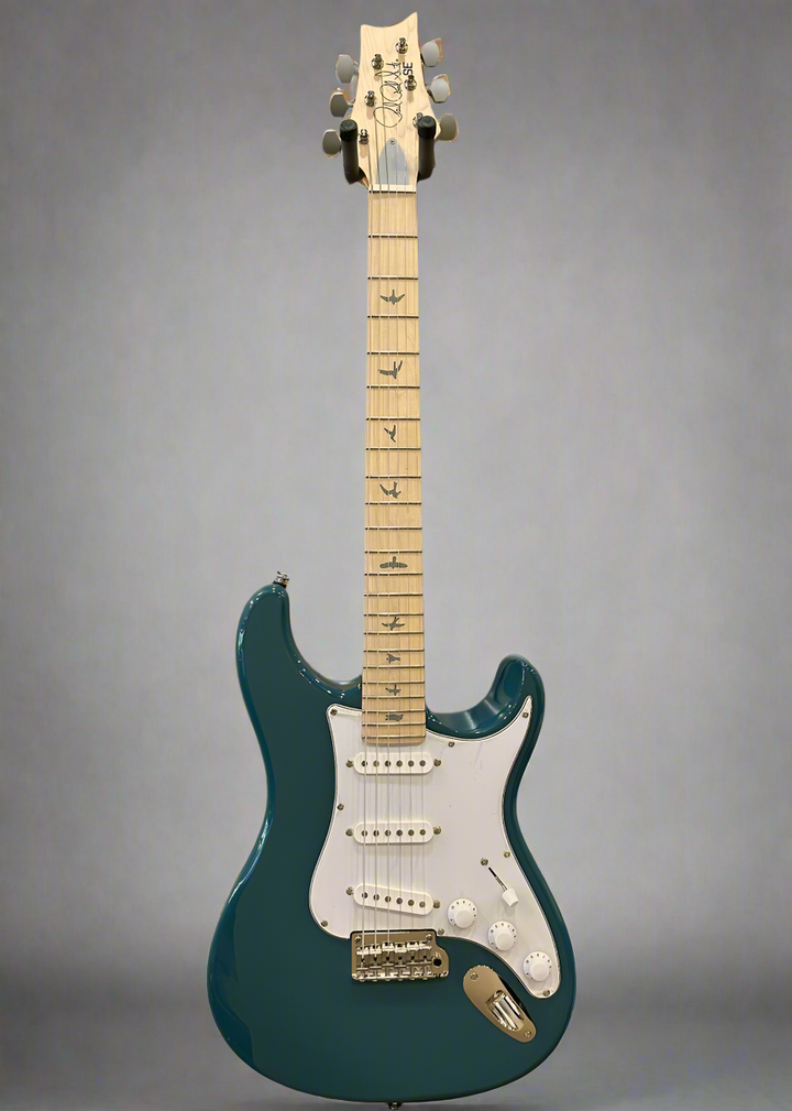 SE Silver Sky w/Maple '23