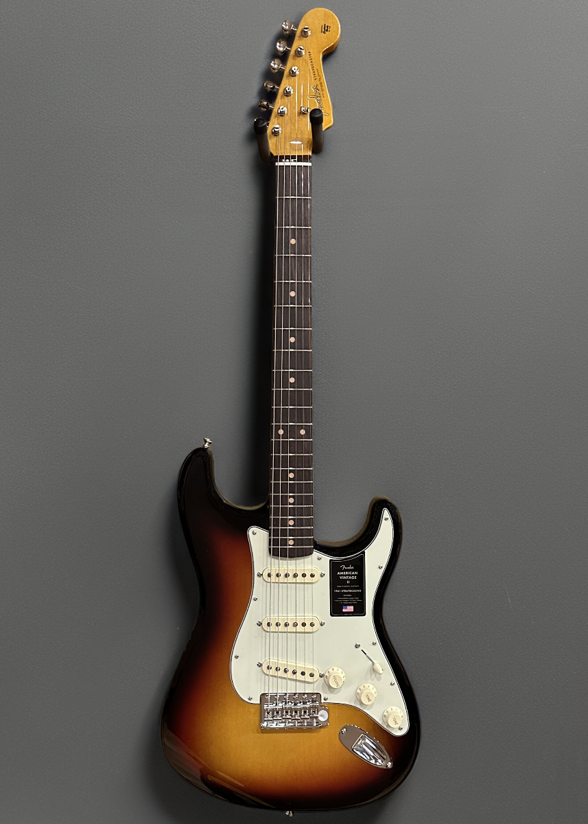 American Vintage II 1961 Stratocaster - 3 Color Sunburst – Dave's