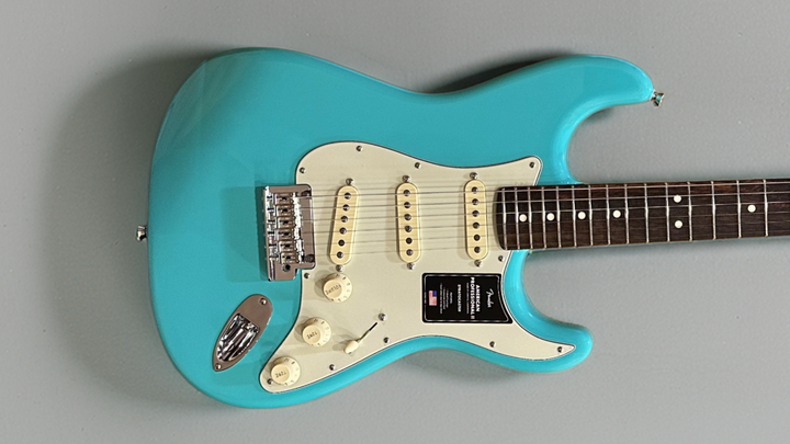 Dave's Guitar Shop Limited Edition American Professional II Stratocaster - Seafoam Green