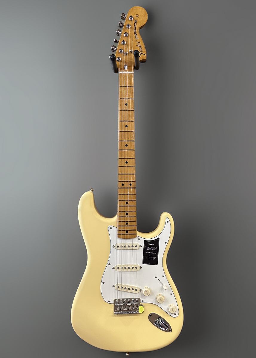 Vintera II 70's Stratocaster - Vintage White