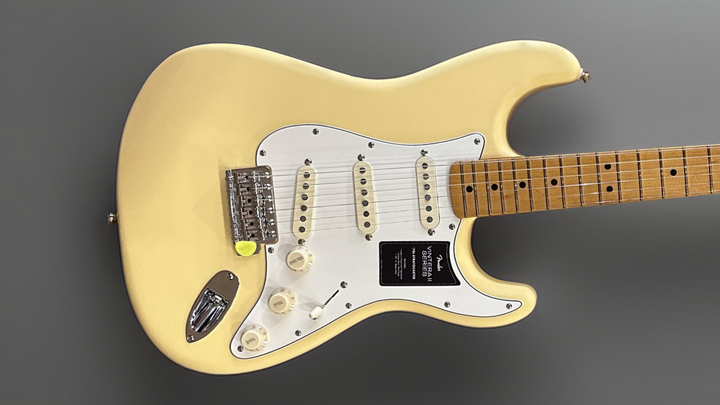Vintera II 70's Stratocaster - Vintage White