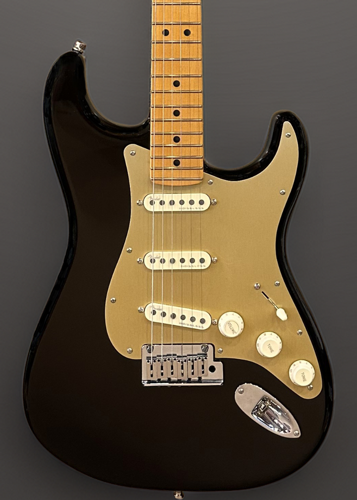 American Ultra Stratocaster – Texas Tea w/Maple